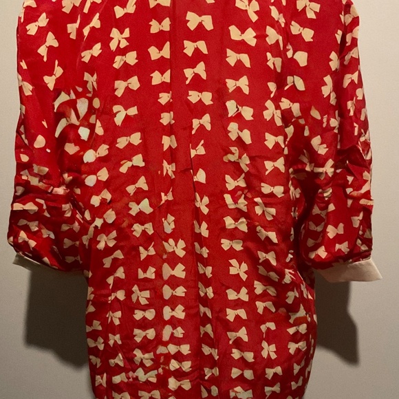 VINTAGE  SILK  BLOUSE BY  BELTRAMI  ‘CREEDS TORONTO ‘ SIZE 44’’ - Picture 2 of 14